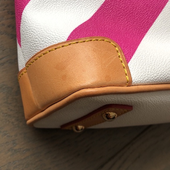 Chevron Stefano Leather Dooney & Bourke Crossbody Bag - Picture 5 of 8